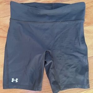 BLACK Under Armour bike shorts
